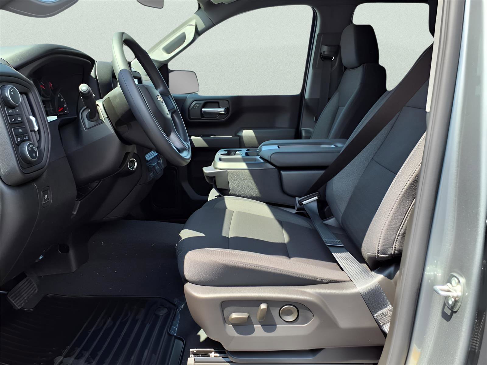 New 2026 Chevrolet Silverado 1500 Custom w/ LPO, Dark Essentials Package image 16