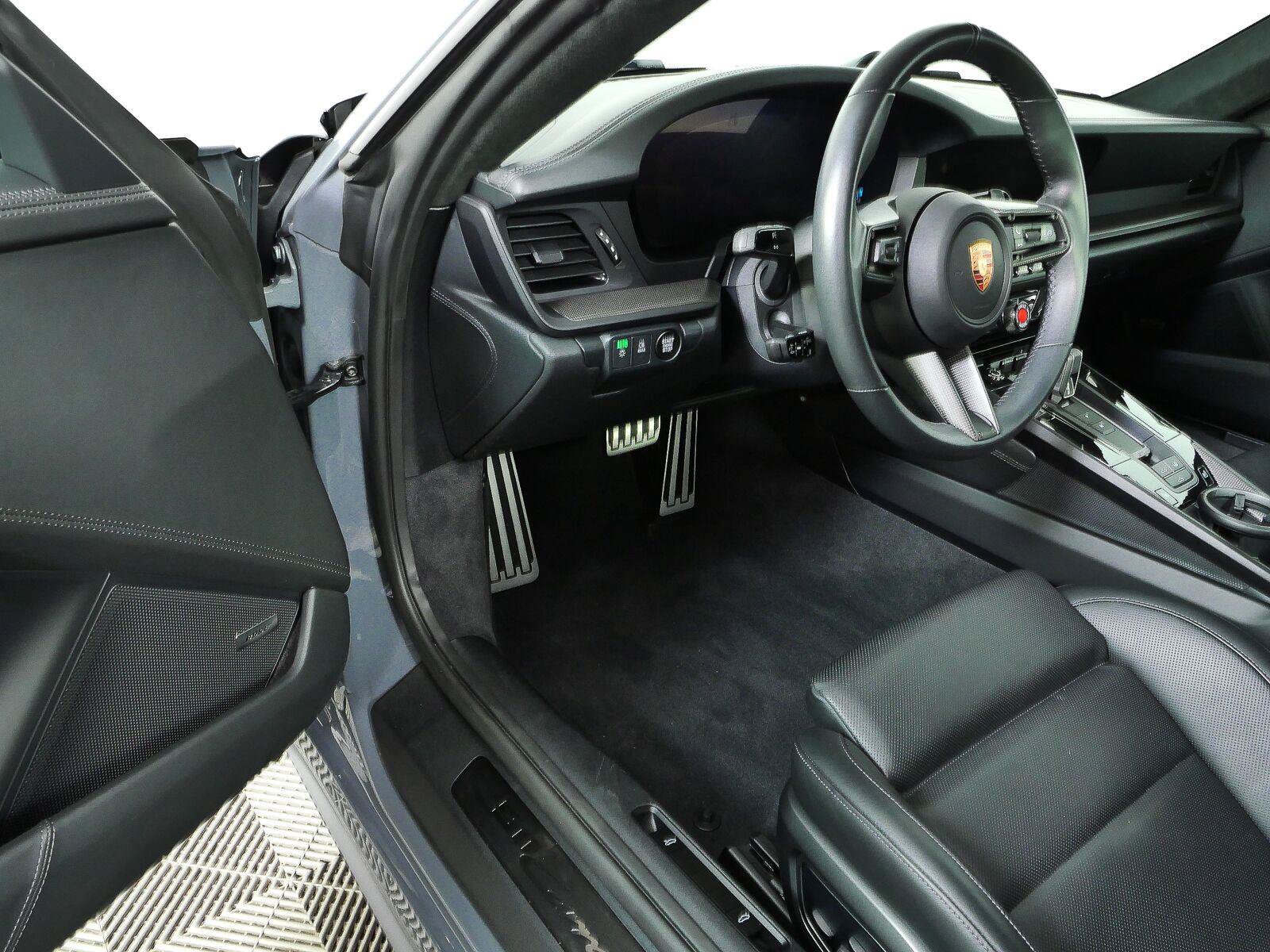 New 2026 Porsche 911 Carrera GTS RWD image 8