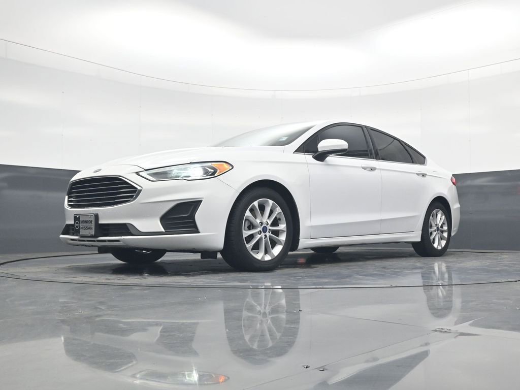 Used 2020 Ford Fusion SE image 18