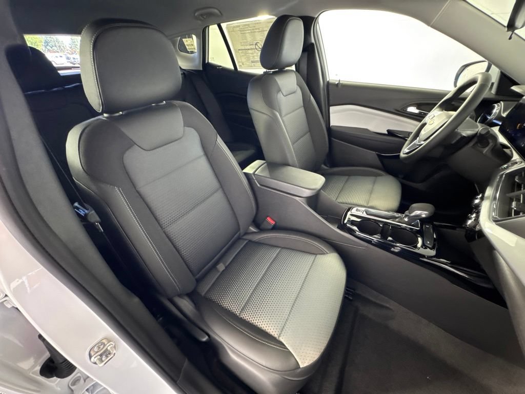 New 2026 Chevrolet Trax LT w/ Driver Confidence Package FWD image 31