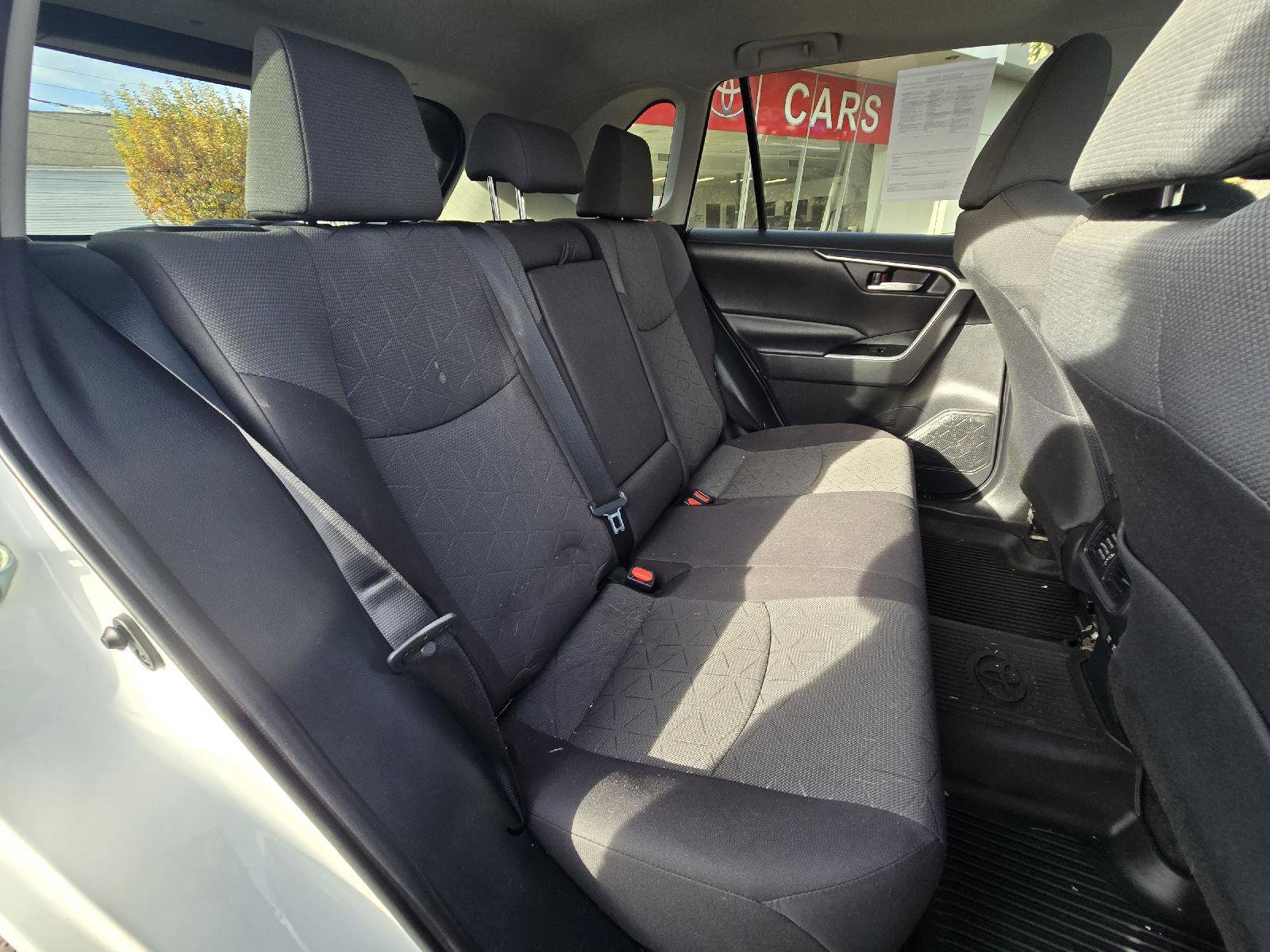 Used 2020 Toyota RAV4 XLE w/ Convenience Package image 18