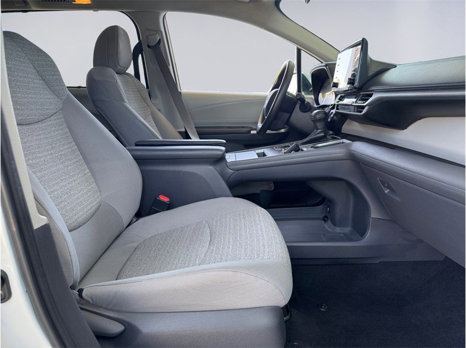 Used 2021 Toyota Sienna LE image 19
