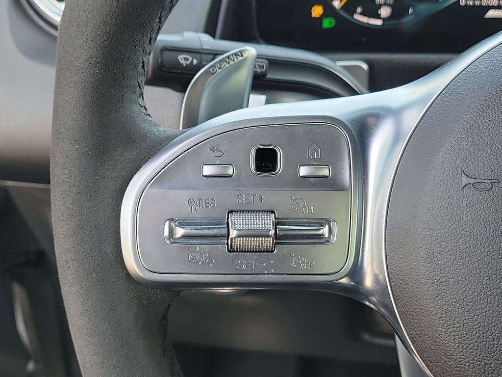 Used 2022 Mercedes-Benz GLB 35 AMG 4MATIC image 29