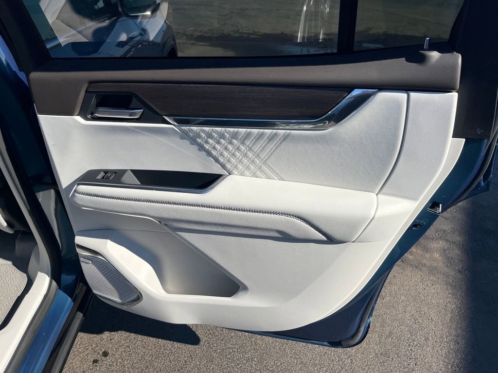 Used 2026 GMC Acadia Denali w/ Super Cruise Package image 26