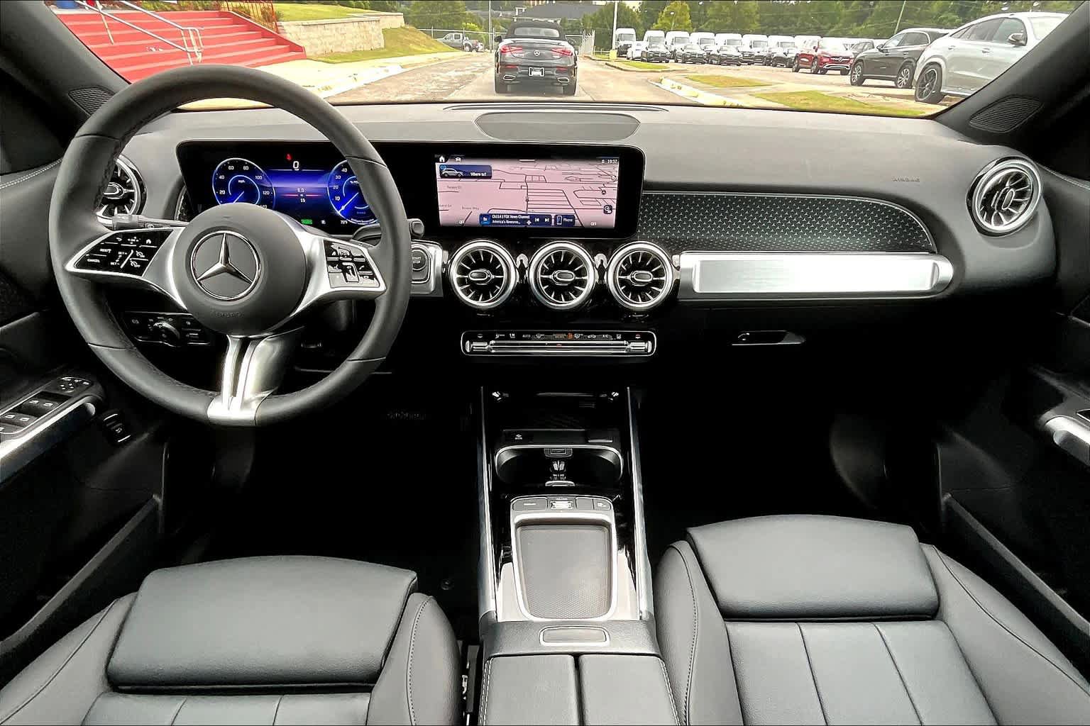 Used 2024 Mercedes-Benz EQB 300 4MATIC image 6