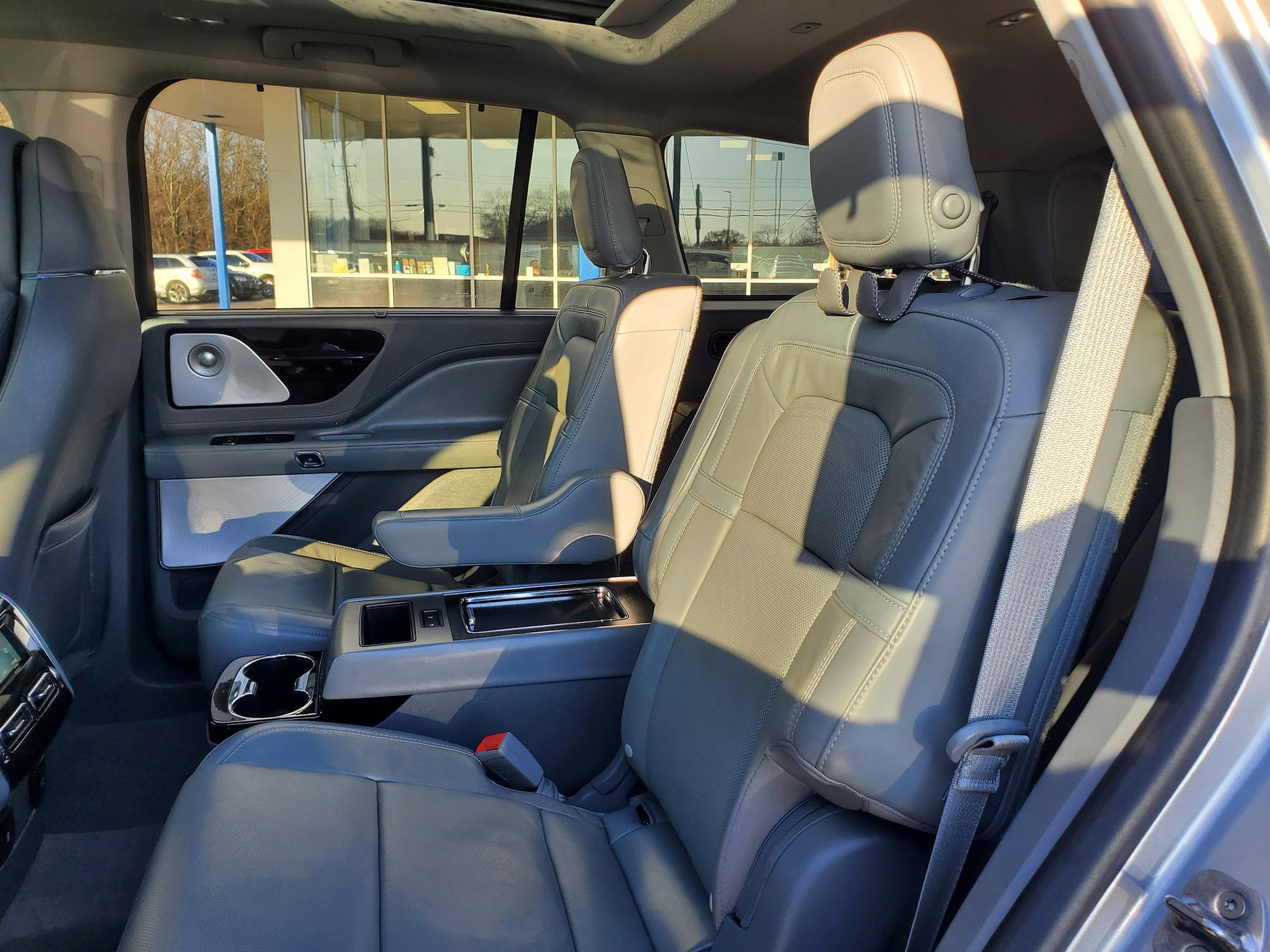 Used 2020 Lincoln Aviator Reserve w/ Equipment Group 201A AWD/4WD image 26