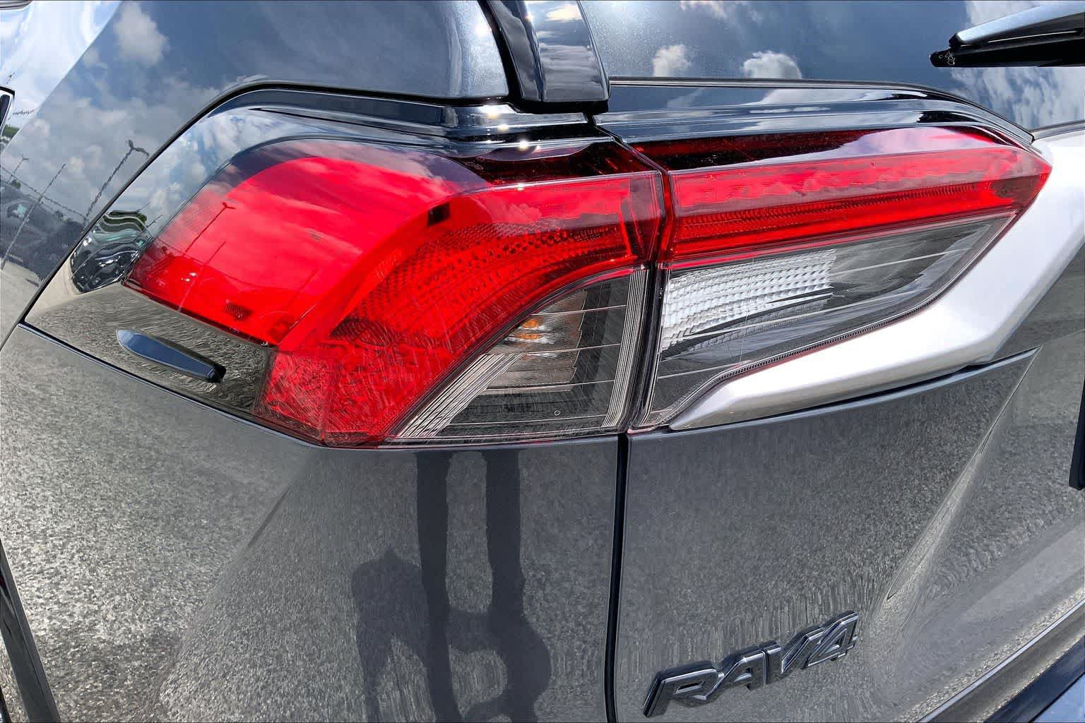 Used 2024 Toyota RAV4 XSE AWD/4WD image 28