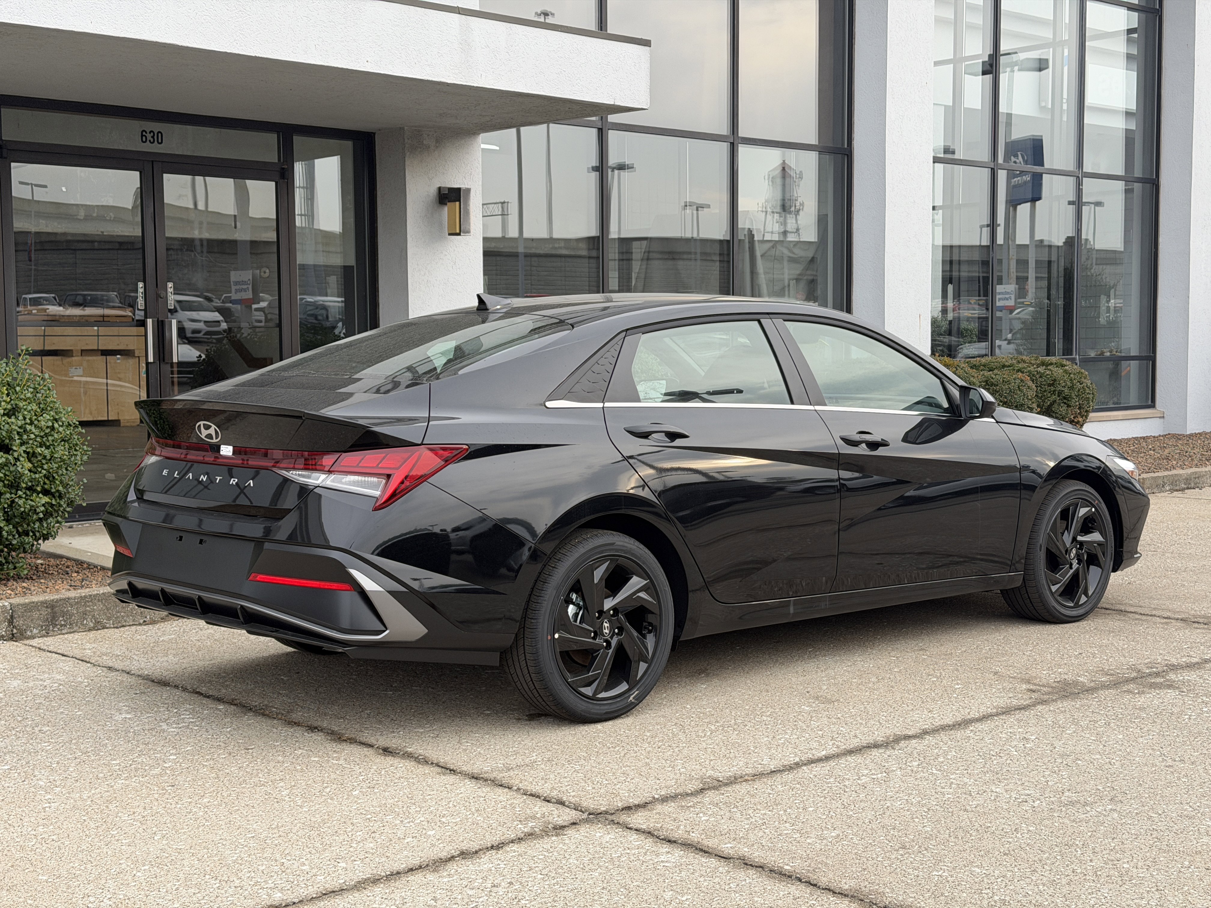 New 2026 Hyundai Elantra SEL Sport FWD image 4