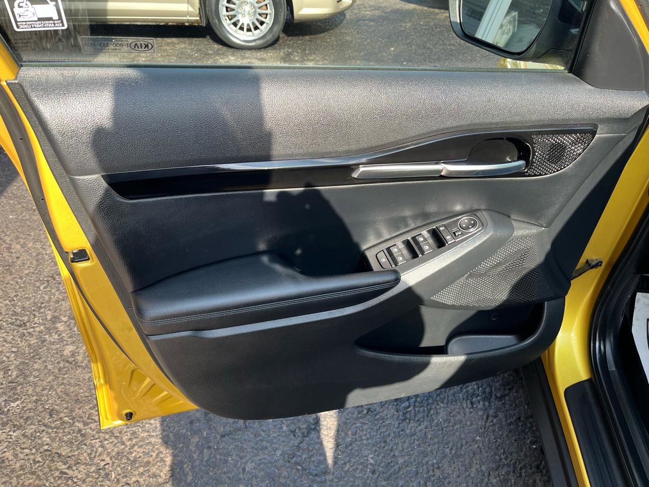 Used 2021 Kia Seltos S image 24