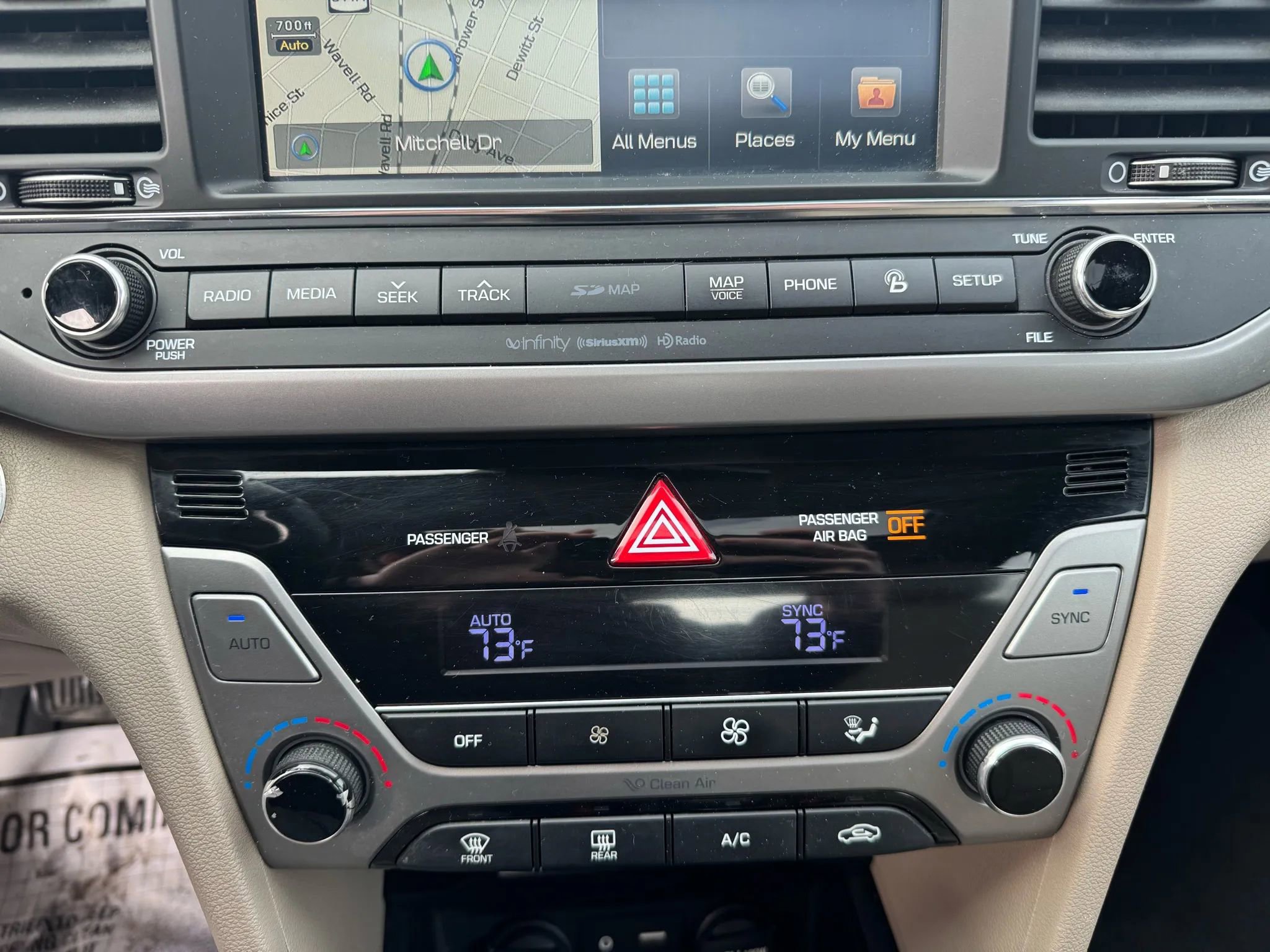 Used 2017 Hyundai Elantra Limited w/ Limited Tech Package 04 image 17