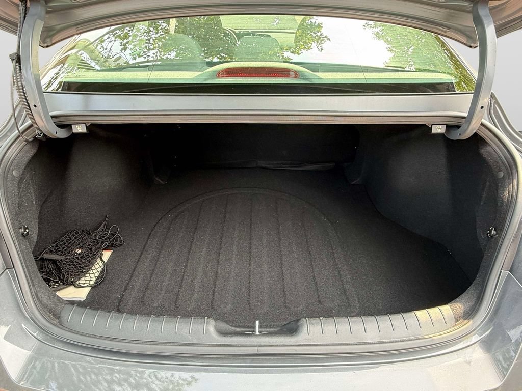 Used 2023 Hyundai Elantra SEL w/ Convenience Package FWD image 9
