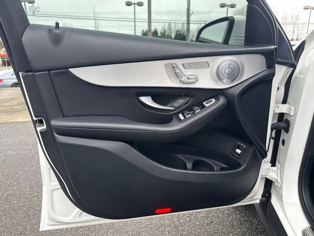 Used 2019 Mercedes-Benz GLC 300 4MATIC image 12