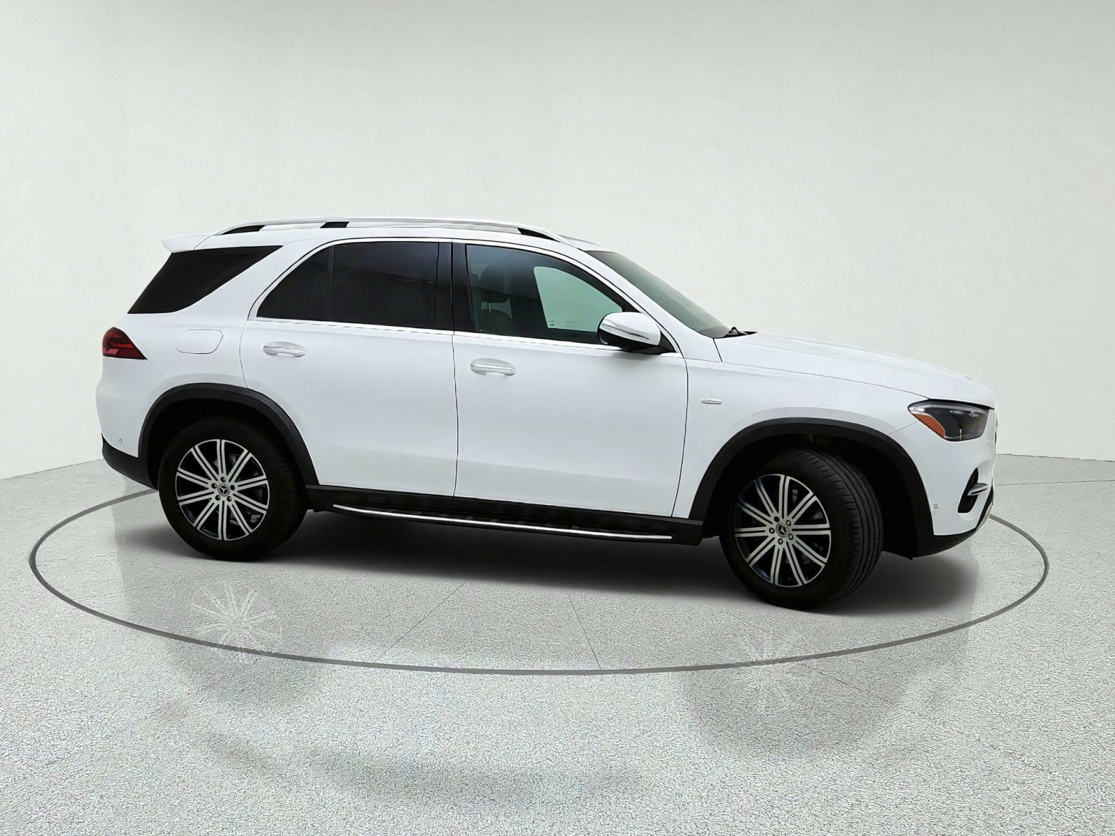 Used 2025 Mercedes-Benz GLE 450e 4MATIC image 6