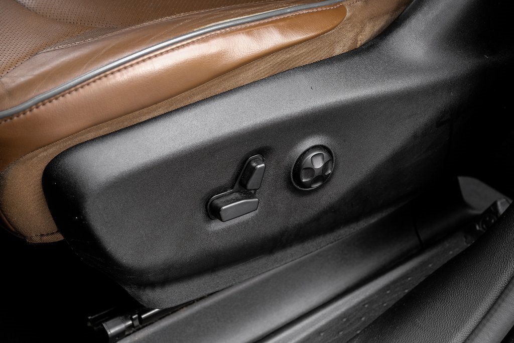 Used 2018 Chrysler Pacifica Limited image 48