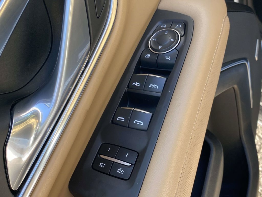 Used 2024 Chevrolet Tahoe Premier AWD/4WD image 17