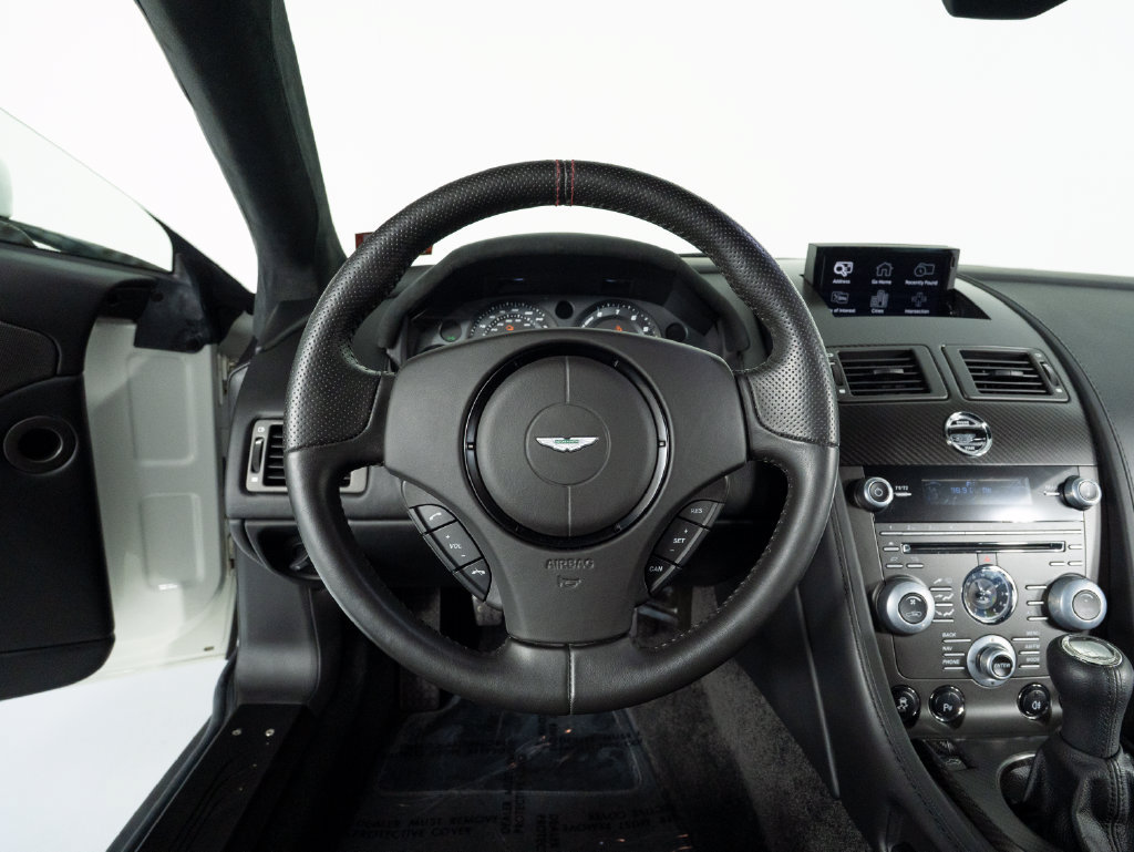 Used 2015 Aston Martin V8 Vantage GT RWD image 16