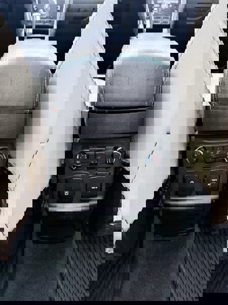 Used 2016 Ford Explorer Platinum AWD/4WD image 25