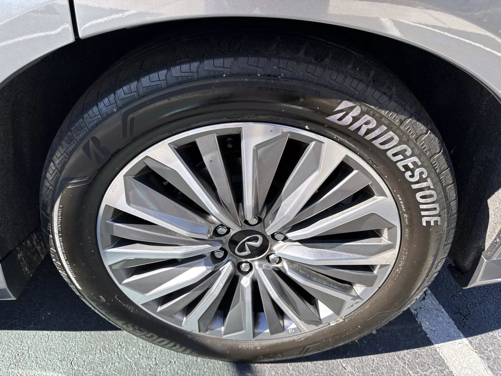 Used 2025 INFINITI QX80 Sensory image 29