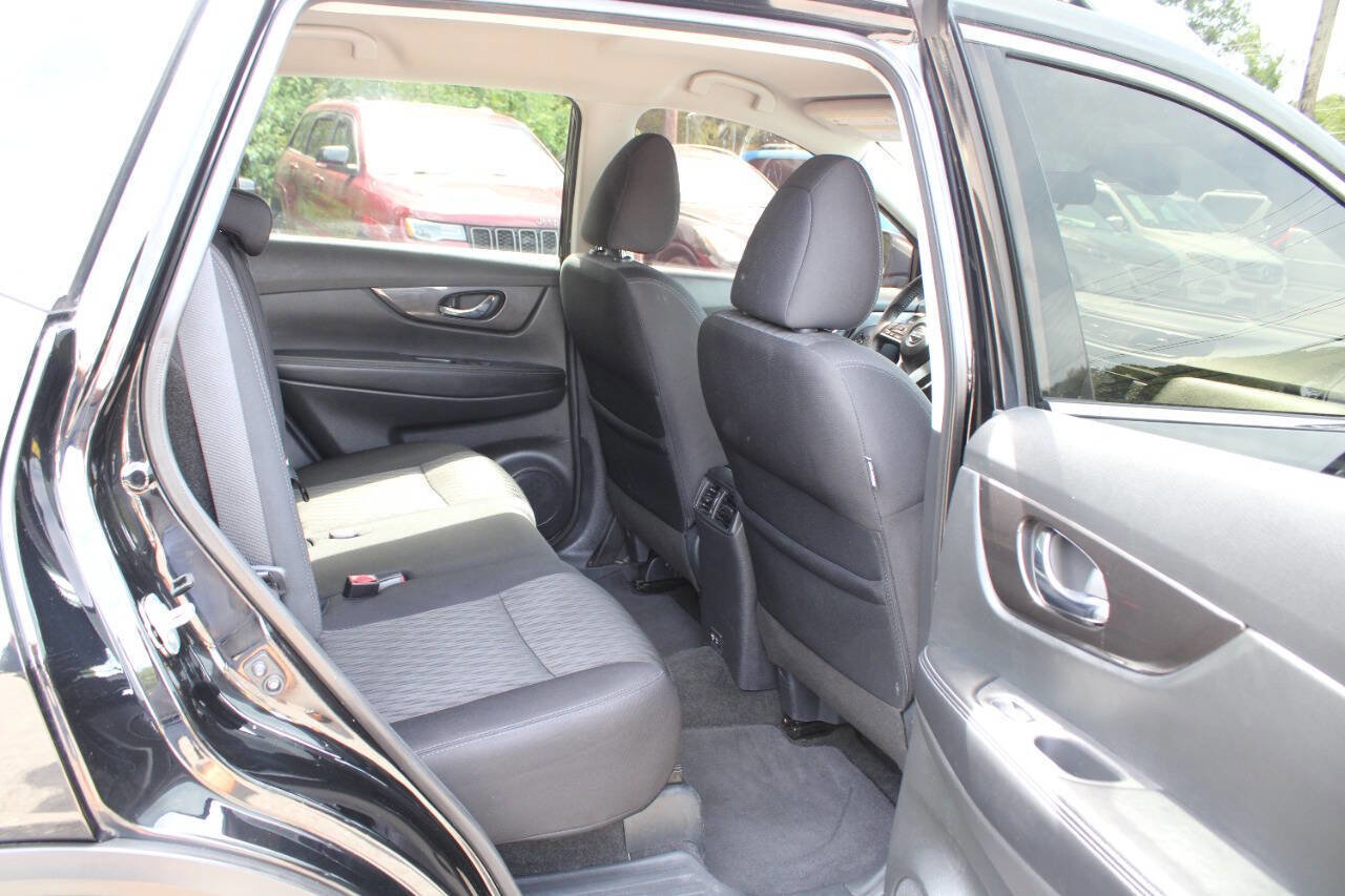 Used 2019 Nissan Rogue SV image 27