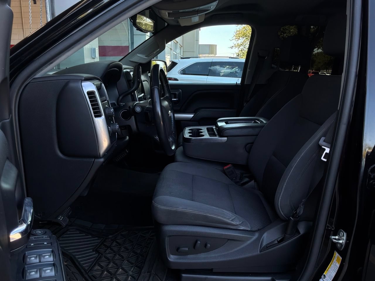 Used 2018 Chevrolet Silverado 1500 LT w/ All Star Edition AWD/4WD image 11