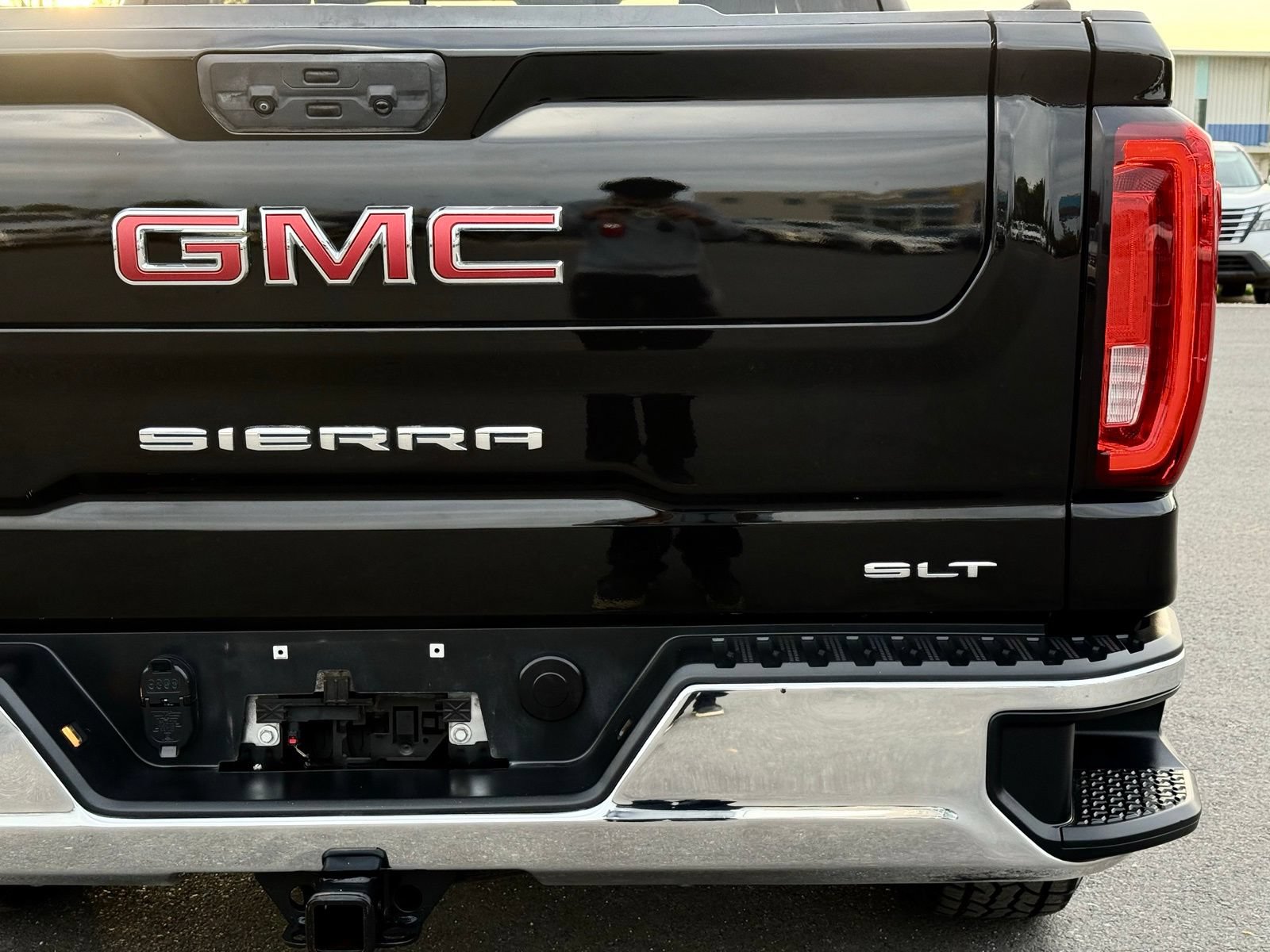 Used 2022 GMC Sierra 1500 SLT w/ SLT Convenience Package AWD/4WD image 13