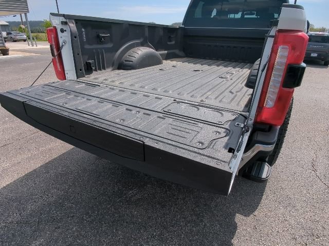 Used 2023 Ford F350 Lariat w/ Lariat Ultimate Package image 12