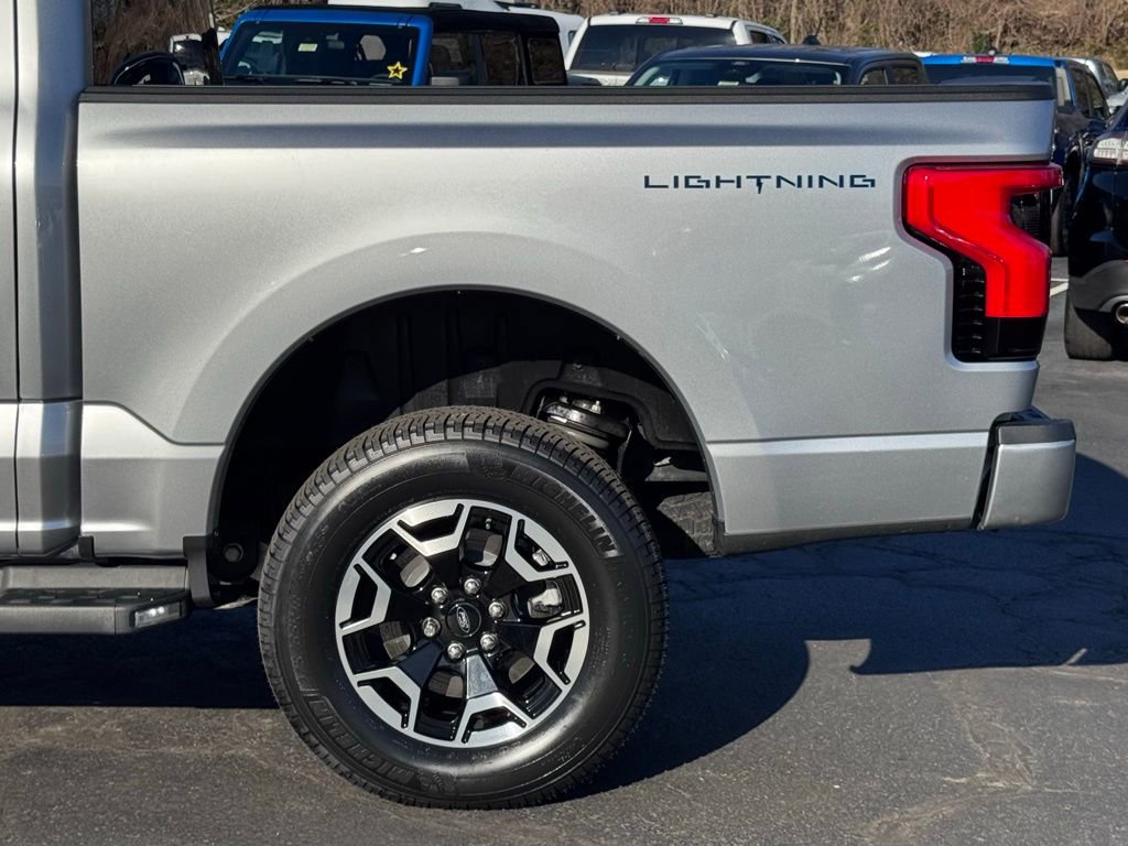 Used 2023 Ford F150 Lightning XLT image 40