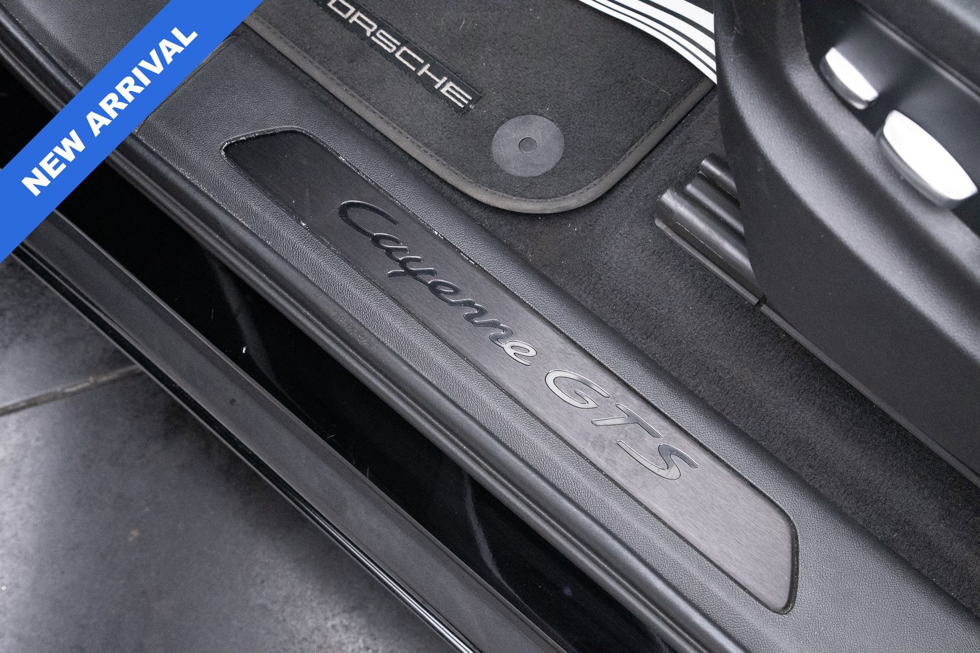 Used 2021 Porsche Cayenne GTS image 32