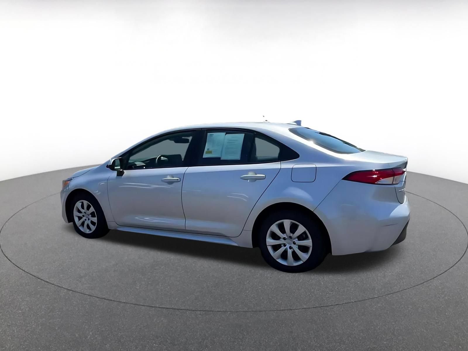 Used 2025 Toyota Corolla LE FWD image 10