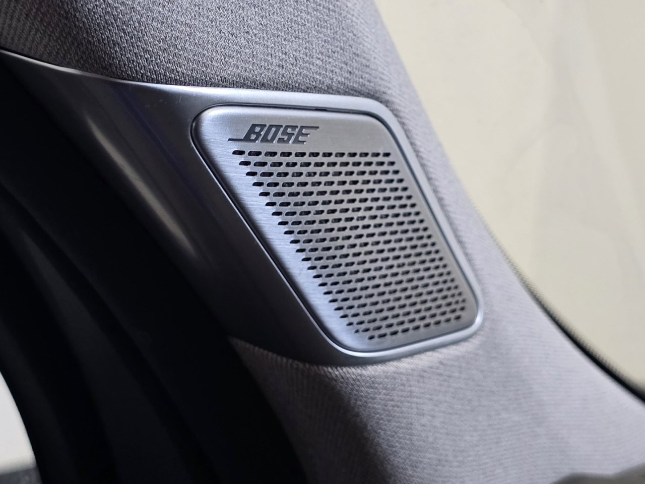 Used 2025 Hyundai Santa Fe Limited FWD image 10