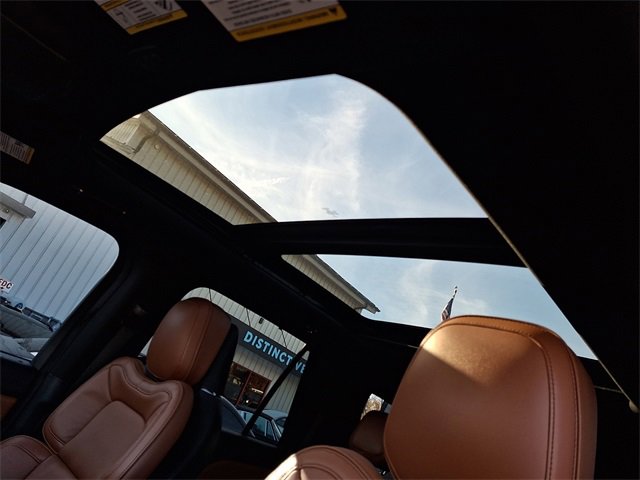 Used 2019 Lincoln Navigator Reserve image 18