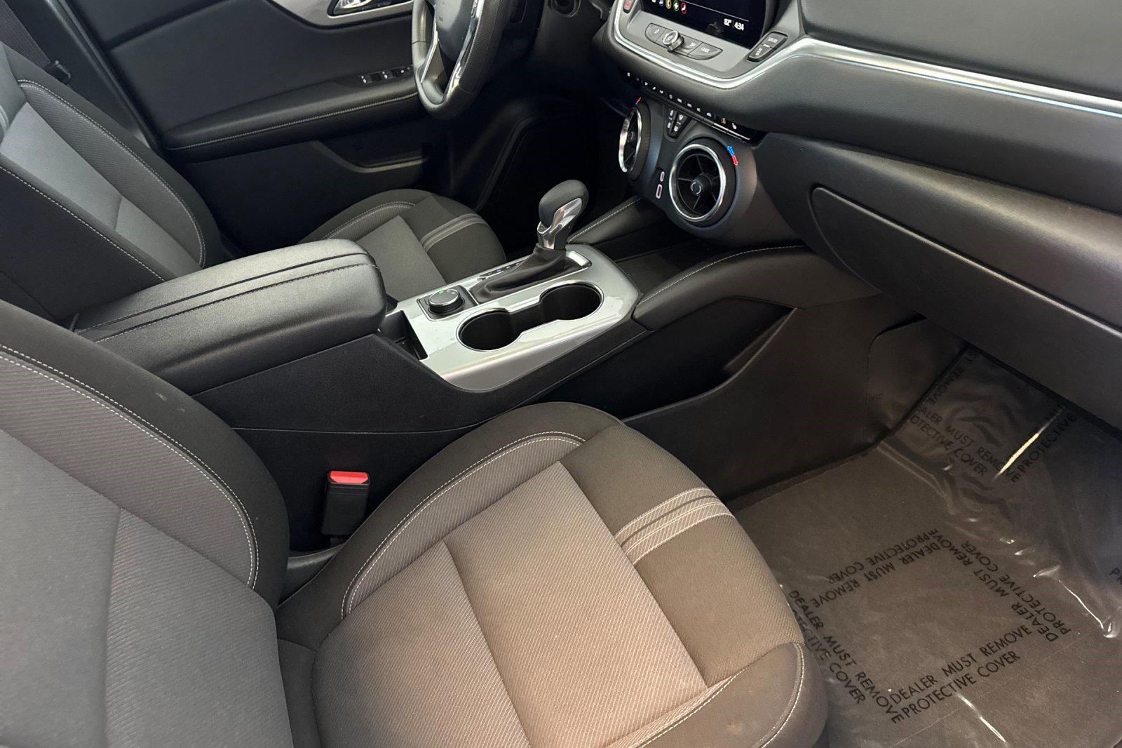 Used 2025 Chevrolet Blazer LT image 31