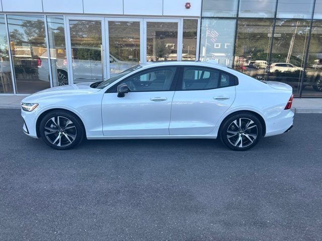 Used 2024 Volvo S60 B5 Plus w/ Climate Package AWD/4WD image 2