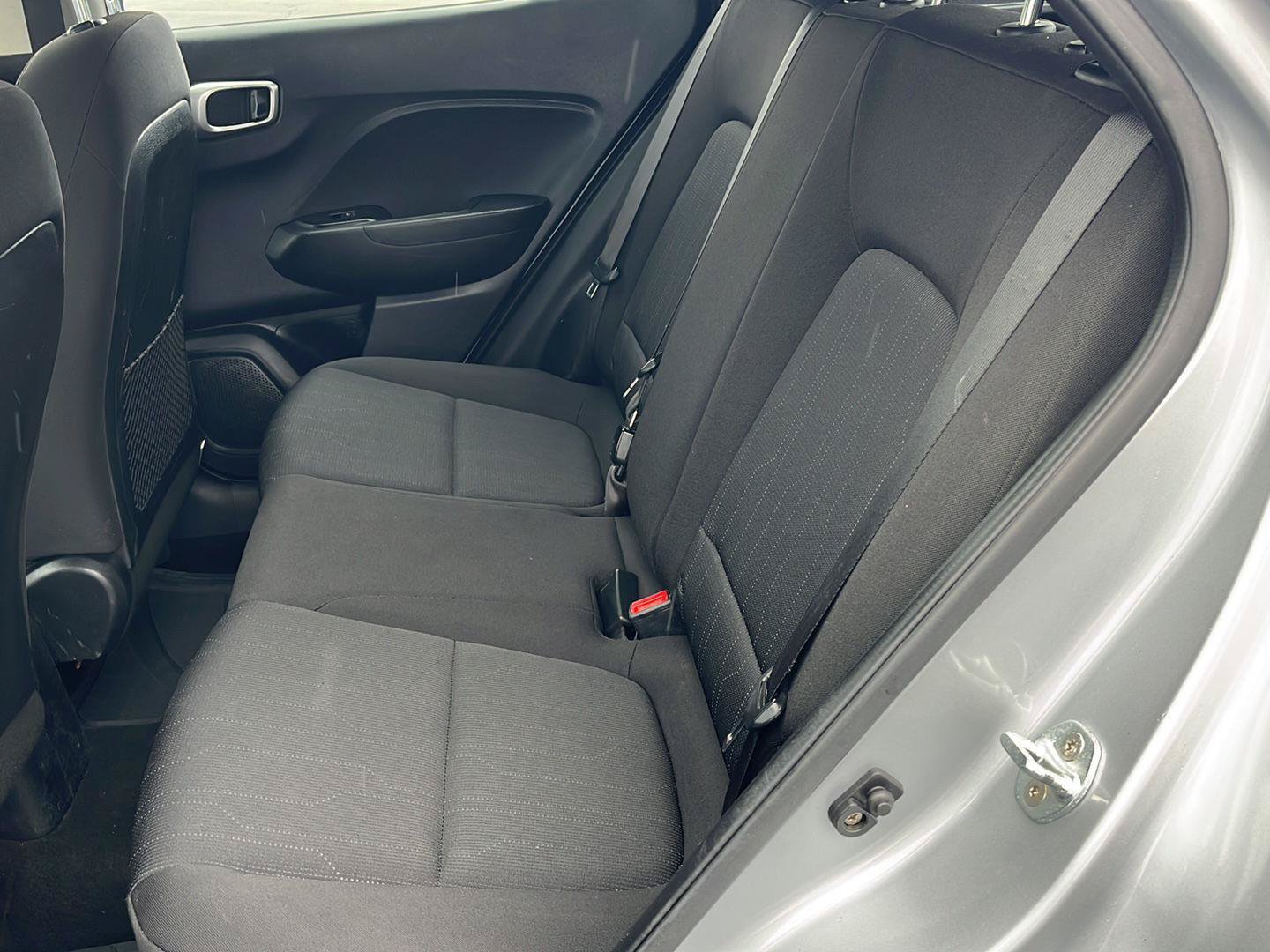 Used 2021 Hyundai Venue SE FWD image 22