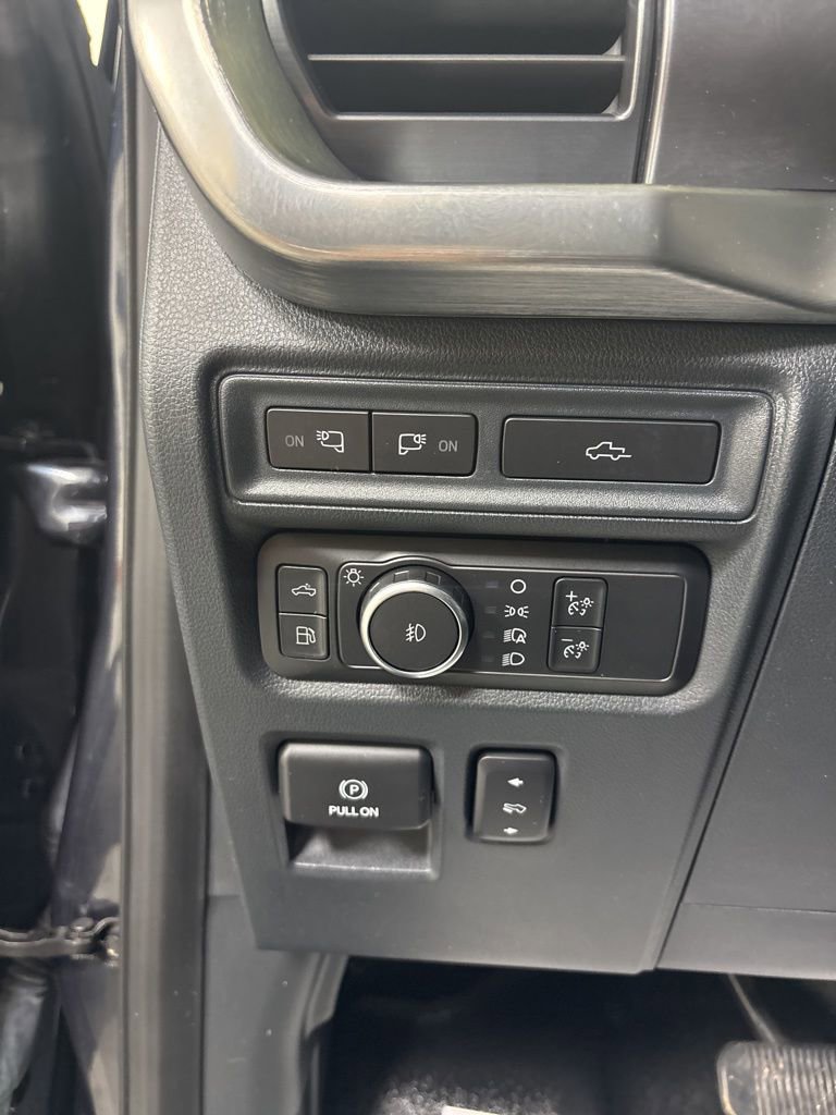 Used 2022 Ford F150 Lariat w/ Max Trailer Tow Package image 11