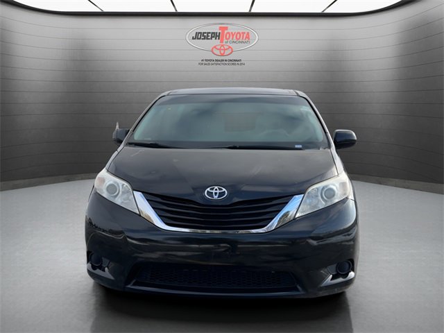 Used 2012 Toyota Sienna LE image 16
