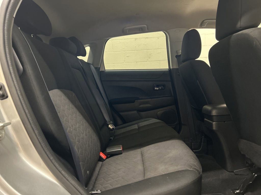 Used 2020 Mitsubishi Outlander Sport ES FWD image 9