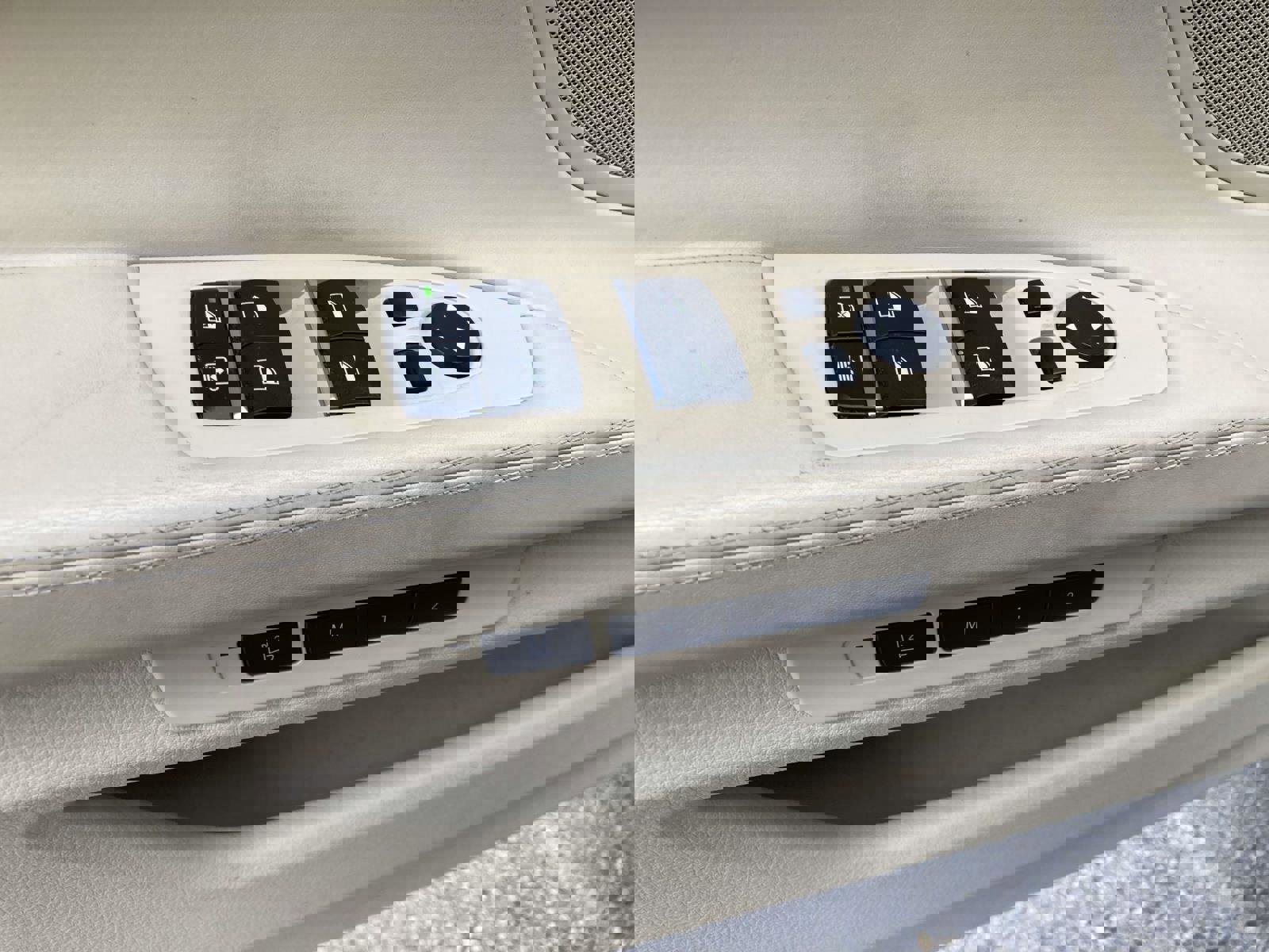 Used 2013 BMW 750Li image 20