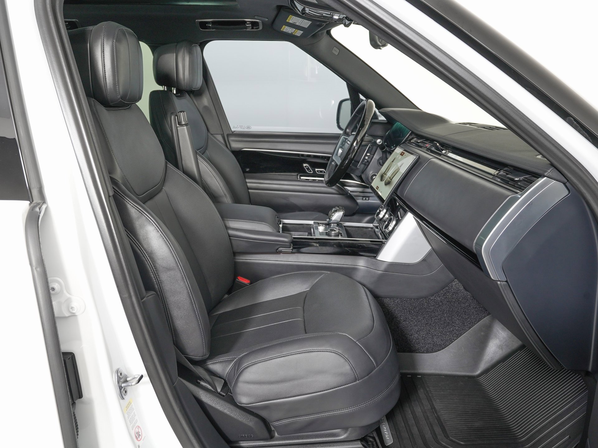 Used 2023 Land Rover Range Rover SE image 9