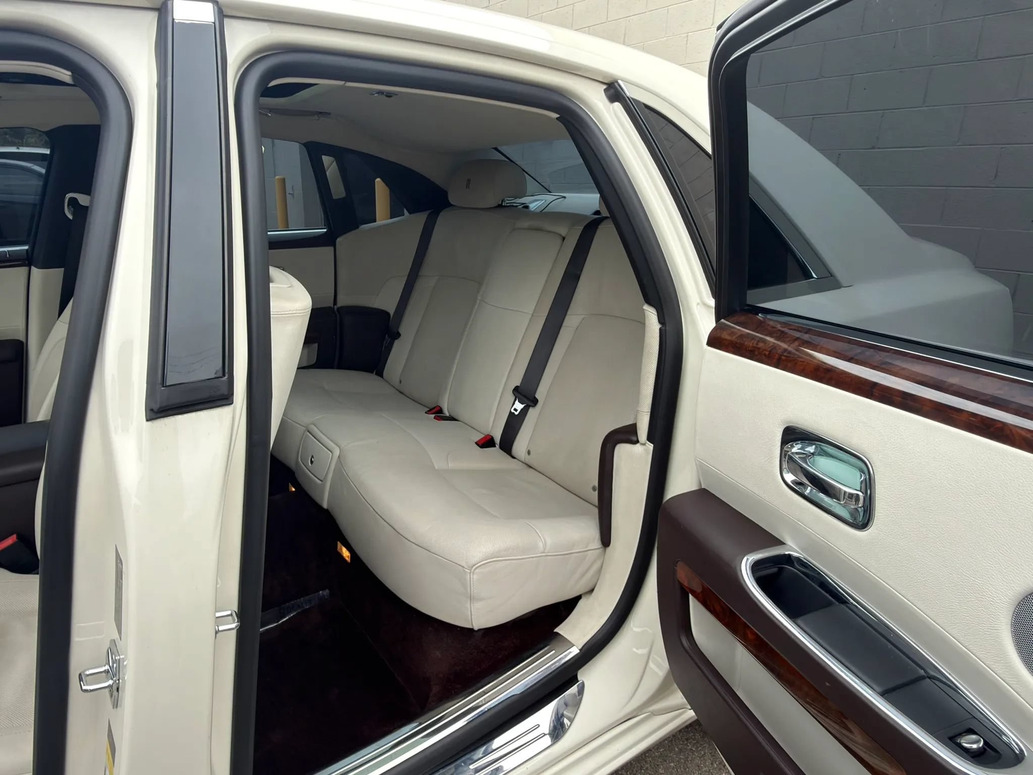 Used 2013 Rolls-Royce Ghost RWD image 30