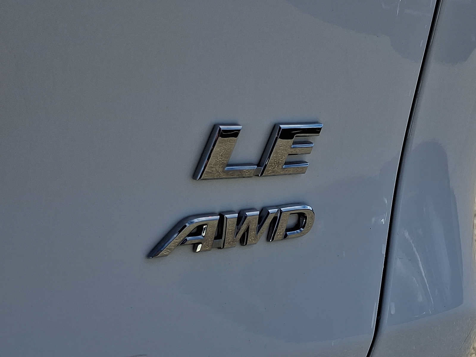 Used 2020 Toyota RAV4 LE w/ All Weather Liner Package AWD/4WD image 31