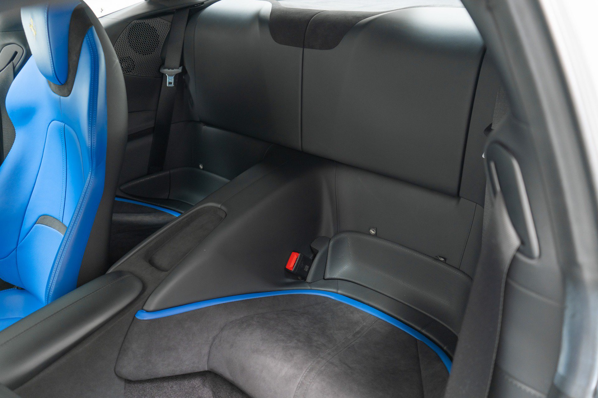 Used 2022 Ferrari Roma RWD image 16