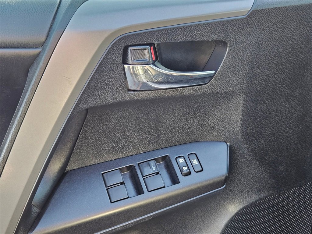 Used 2018 Toyota RAV4 XLE image 11