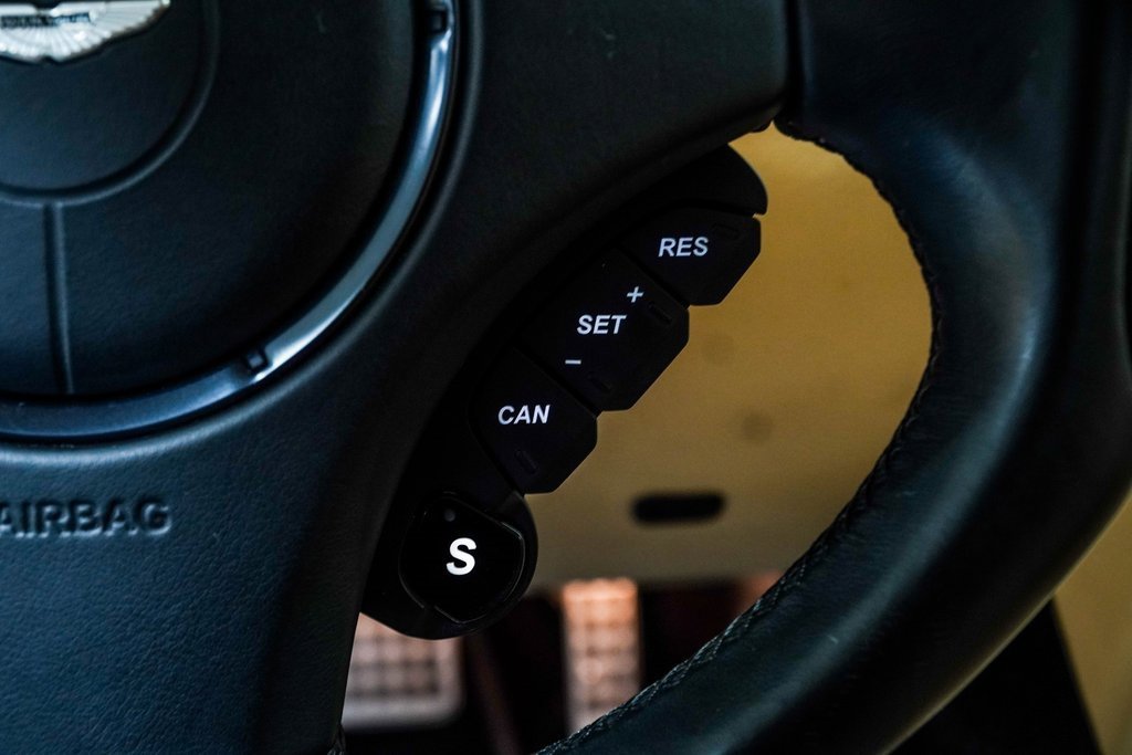 Used 2017 Aston Martin Vanquish Coupe image 43