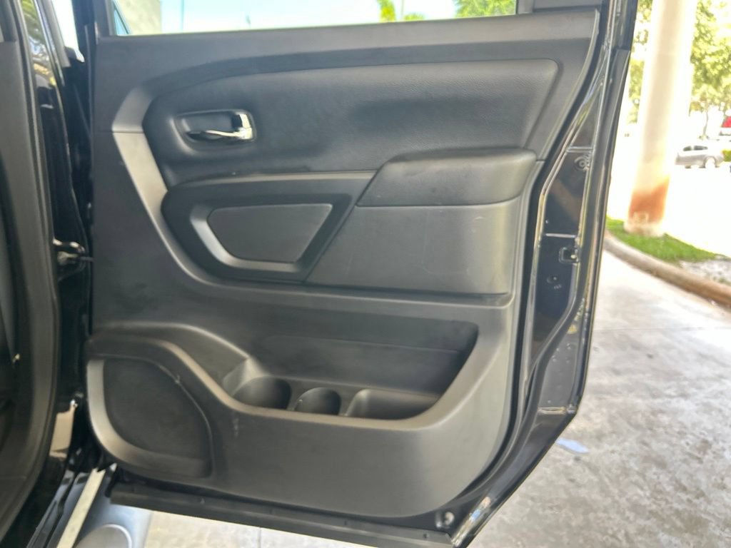 Used 2018 Nissan Titan SV w/ SV Convenience Package AWD/4WD image 35