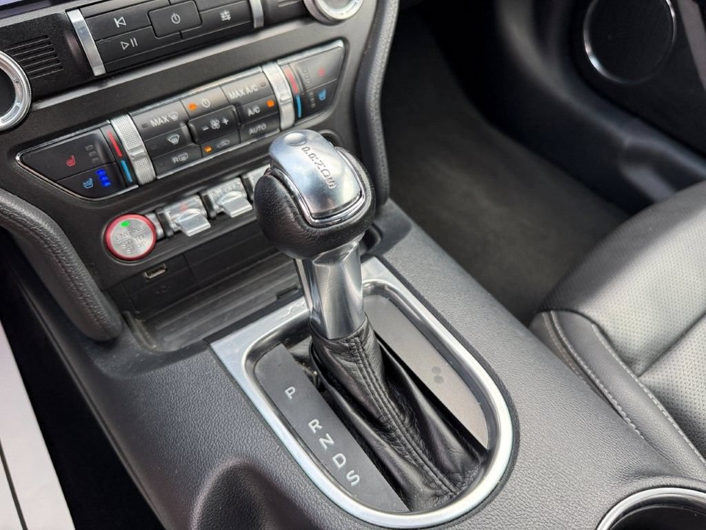 Used 2022 Ford Mustang Premium RWD image 30