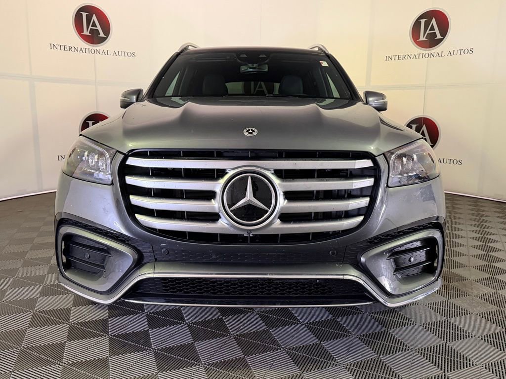 Used 2025 Mercedes-Benz GLS 450 4MATIC image 2