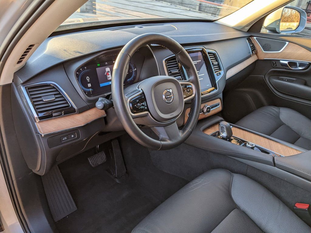 Certified 2025 Volvo XC90 T8 Plus w/ Protection Package Premier image 8