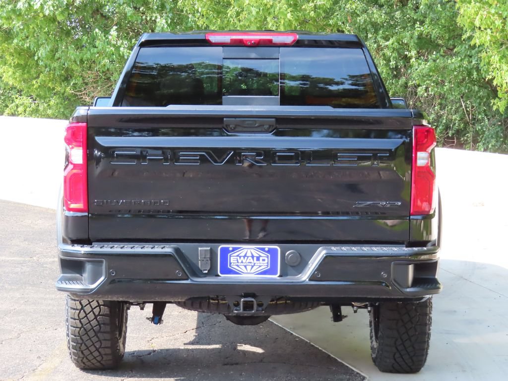 New 2026 Chevrolet Silverado 1500 ZR2 w/ Dark Appearance Package AWD/4WD image 25