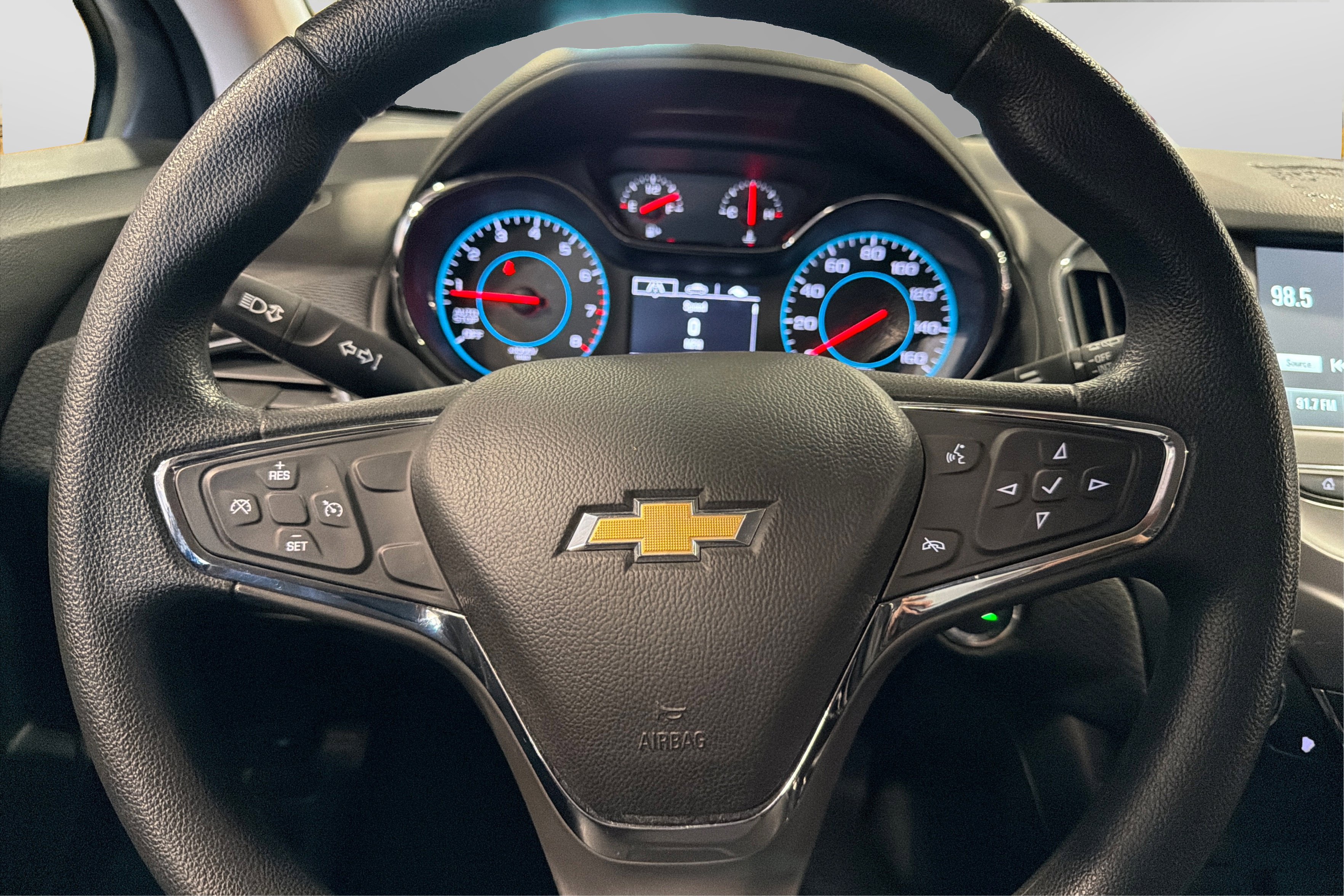 Used 2018 Chevrolet Cruze LT w/ Convenience Package FWD image 22